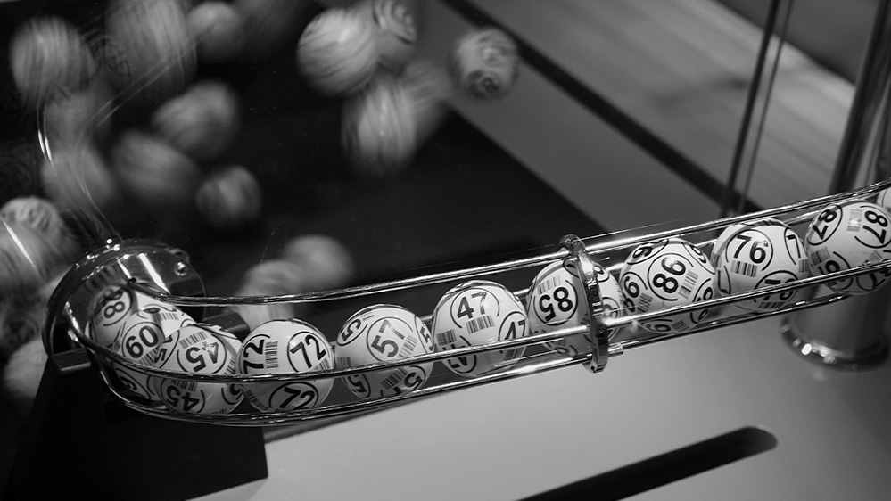 Lottery draw machine